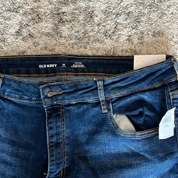 Old Navy Mid rise rockstar super skinny jeans - Picture 2 of 5